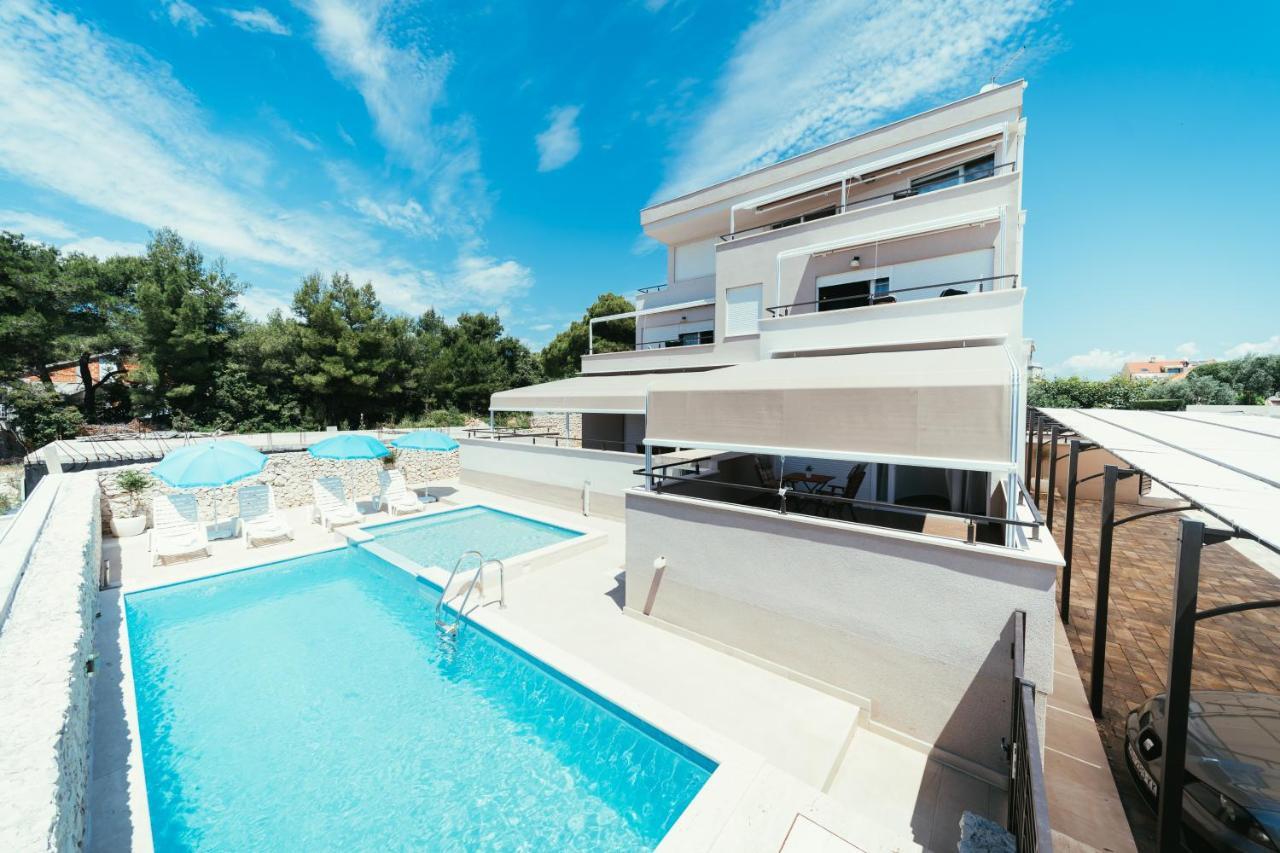 Apartments Prestige Petrcane Exteriör bild